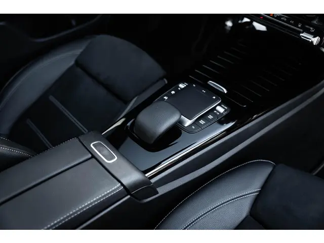 Mercedes-Benz CLA 250 e AMG 2020 Hybride Benzine 49