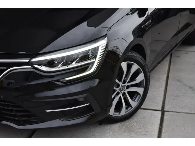 Renault Mégane Estate TCe 140 EDC Techno 2023 Benzine 4
