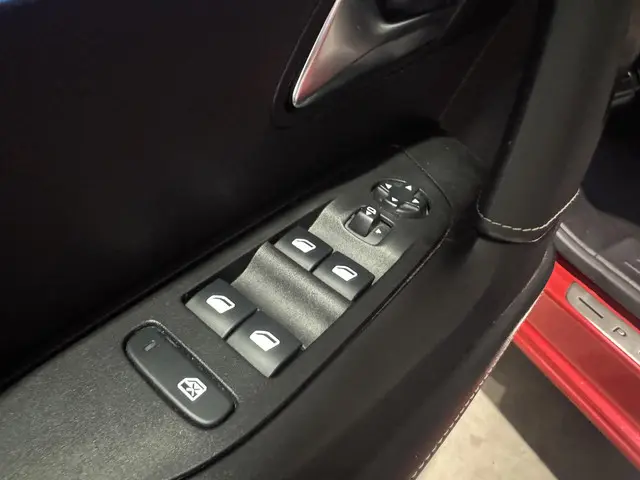 Peugeot e-2008 EV GT Pack 50 kWh 2021 Elektrisch 16