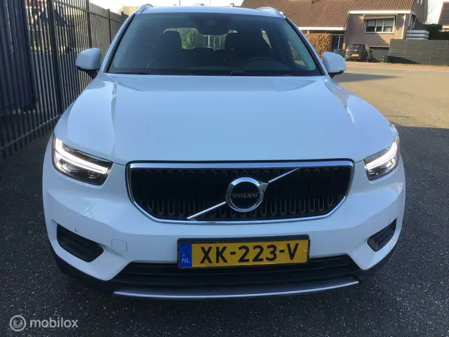 Volvo XC40 1.5 T3 Momentum 2019 Benzine 2