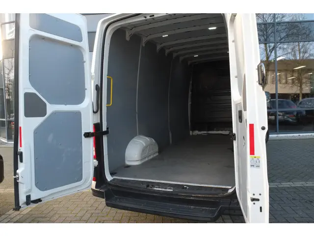 Volkswagen Crafter 35 2.0 TDI L4H3 EURO VI 2022 Diesel 4