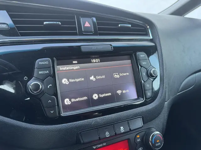 Kia cee'd Sportswagon 1.6 GDI ExecutiveLine 2015 Benzine 14