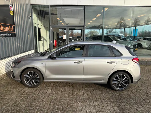 Hyundai i30 1.0 T-GDi MHEV Comfort 2023 Hybride Benzine 6