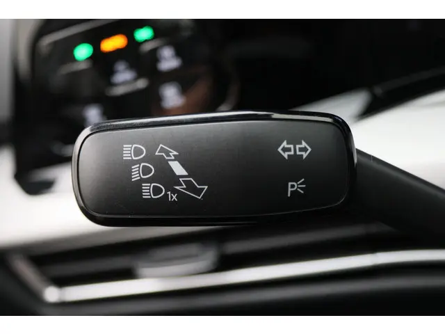 Volkswagen Golf 1.0 TSI Life 2021 Benzine 30