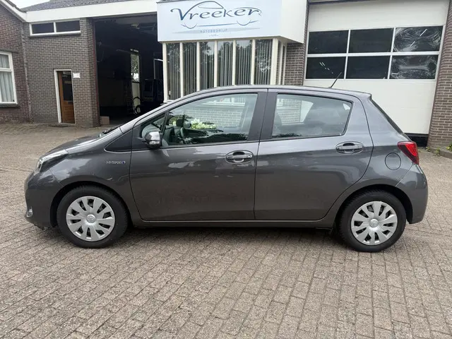 Toyota Yaris 2