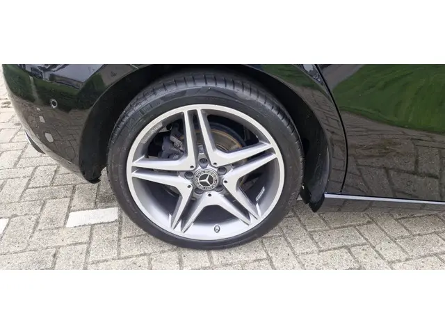 Mercedes-Benz A-Klasse 180 Advantage 2019 Benzine 17