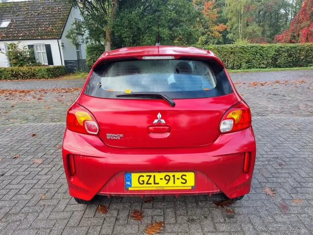 Mitsubishi Space Star 1.2 Connect+ 2025 Benzine 4