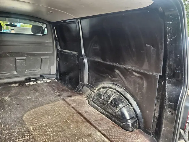 Volkswagen Transporter 2.0 TDI L2H1 28 2021 Diesel 25