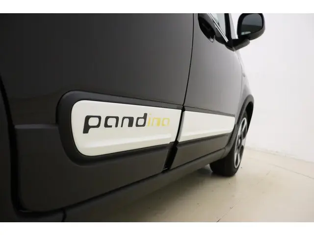 Fiat Panda 1.0 Hybrid Pandina 2025 Benzine 17