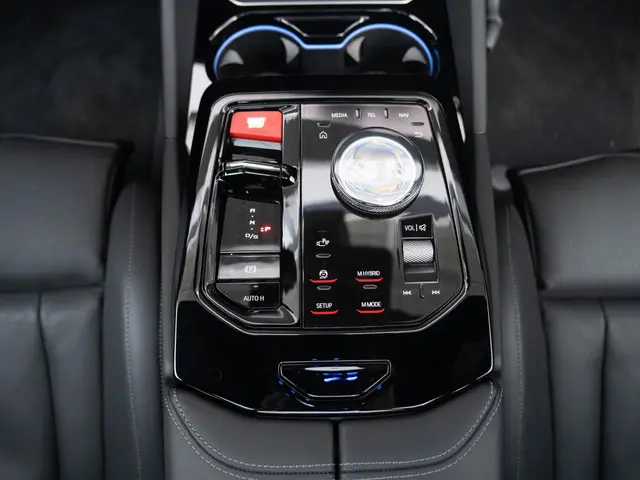 BMW M5 Touring 2025 Hybride Benzine 32