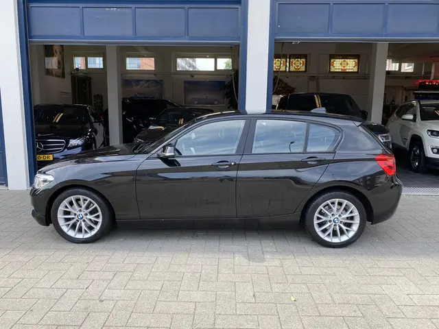 BMW 1 Serie 120i Centennial High Executive 2016 Benzine 2