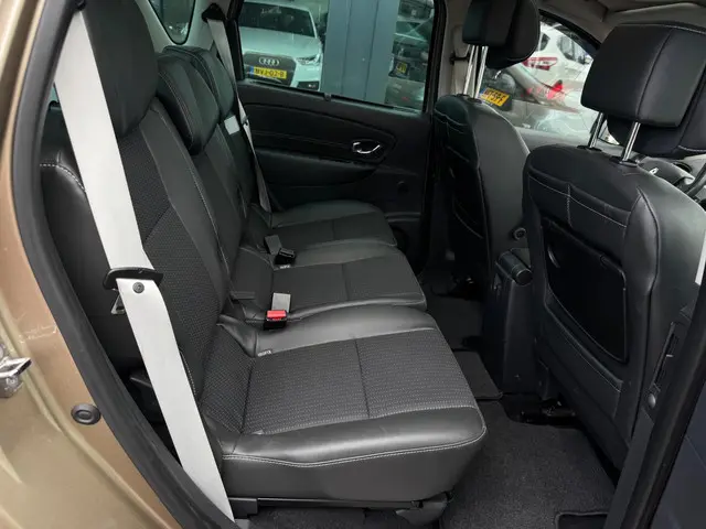Renault Scénic 2.0 Bose Automaat | Pano. 2013 Benzine 19