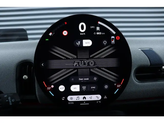 MINI 5-Deurs Cooper C 2024 Benzine 25