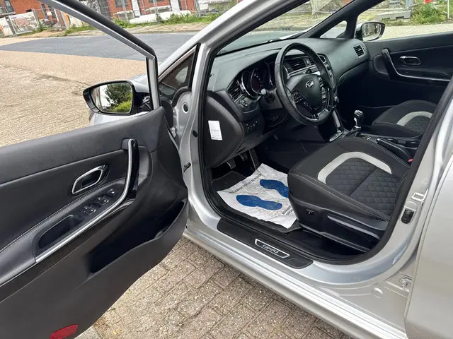 Kia cee'd 1.0 T-GDi GT-Line Summer Edition 2017 Benzine 12