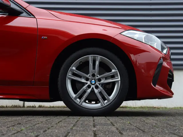 BMW 1 Serie 5-deurs 118i 2023 Benzine 6
