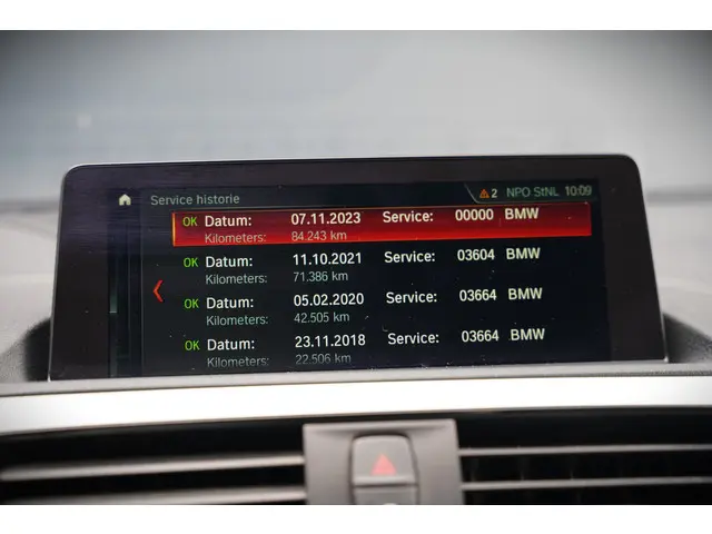 BMW 1 Serie 118i High Executive M Sport 2017 Benzine 51