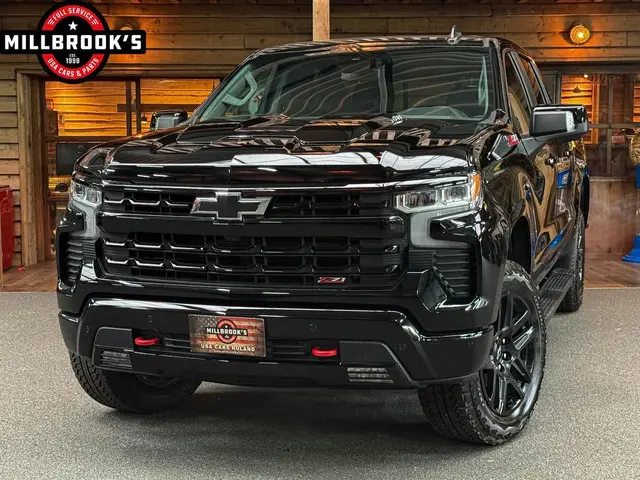 Chevrolet Silverado 2