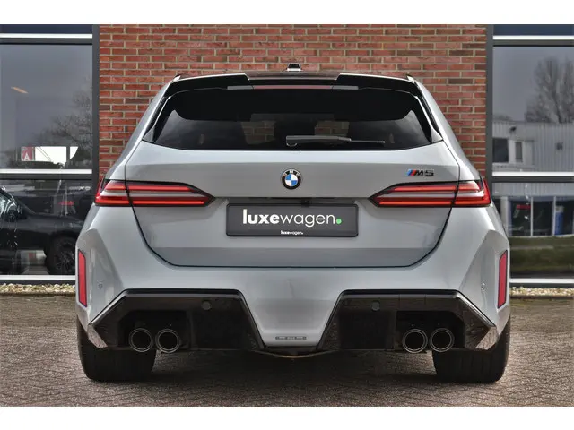 BMW M5 Touring 2025 Hybride Benzine 8