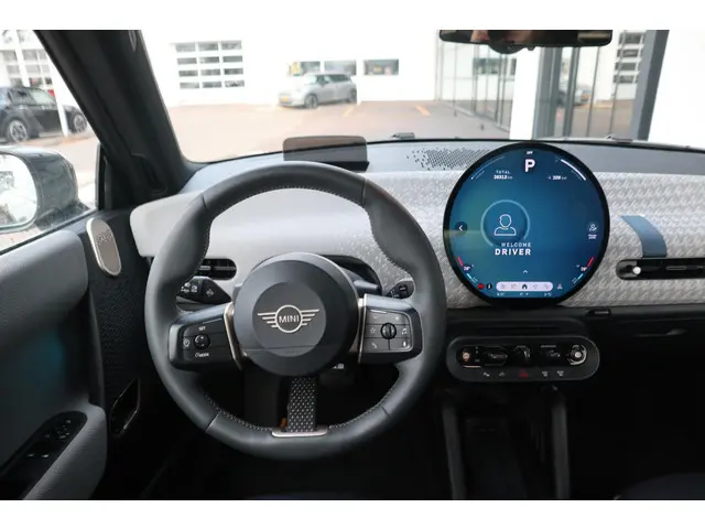 MINI Electric Cooper SE 2024 Elektrisch 11