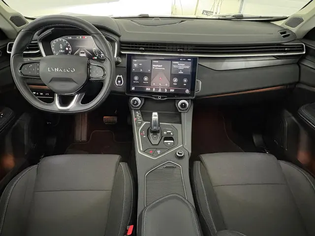 Lynk & Co 01 3
