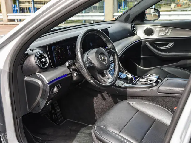 Mercedes-Benz E-Klasse 200 Ambition 2016 Benzine 8