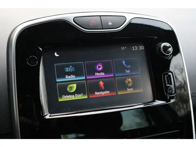 Renault Clio 0.9 TCe Eco2 Limited 2016 Benzine 24