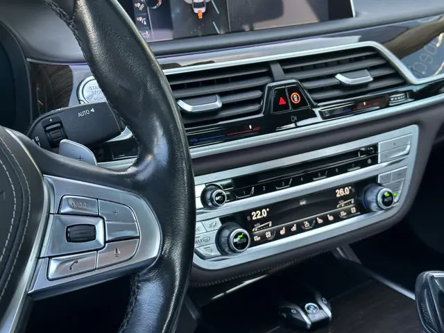BMW 7 Serie 750i xDrive High Executive 2016 Benzine 52