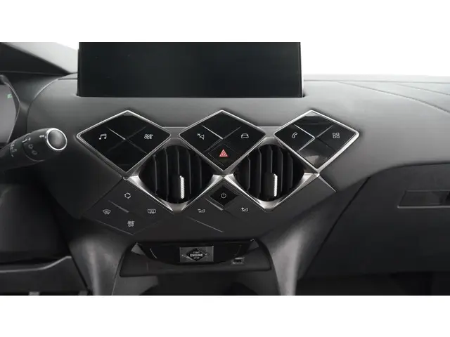 DS DS 3 Crossback PureTech 100 Montmartre 2022 Benzine 32