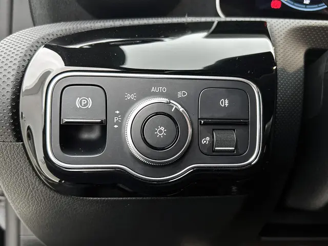 Mercedes-Benz A-Klasse 160 Advantage 2020 Benzine 38