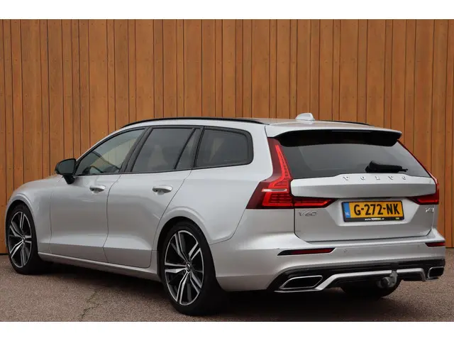 Volvo V60 2.0 T4 R-Design org. NL-auto 2019 Benzine 4