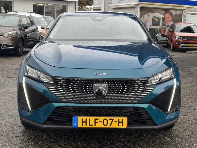 Peugeot 408 1.6 HYbrid GT 180 EAT8 2023 Hybride Benzine 10