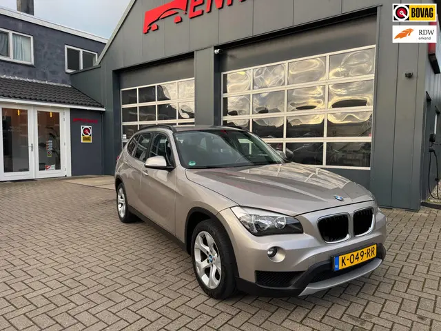 BMW X1 SDrive20i Business+/ Camera / Trekhaak . 2013 Benzine