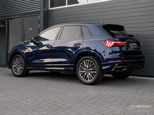 Audi Q3 45 TFSI e S-Line 2022 Hybride Benzine 12