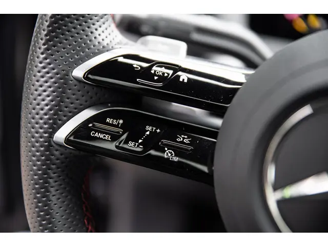 Mercedes-Benz CLA 180 AMG Line 2024 Benzine 56