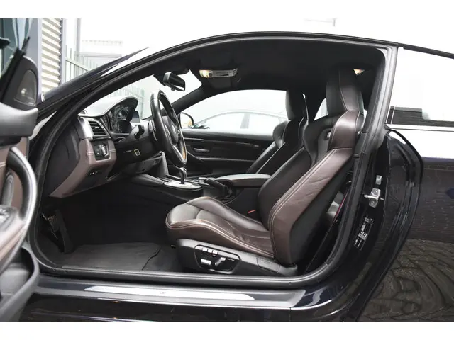 BMW M4 4-serie Coupé Competition 2017 Benzine 33