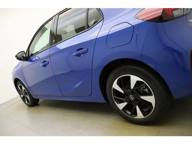 Opel Corsa-e 50 kWh 136pk GS Line 2023 Elektrisch 19