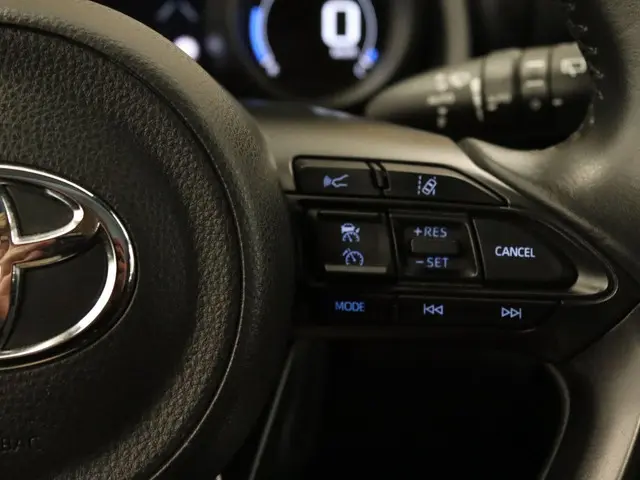Toyota Yaris 1.5 Hybrid Dynamic 2022 Hybride Benzine 23