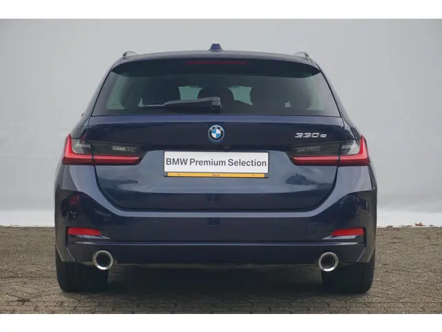 BMW 3 Serie Touring 330e 2022 Hybride Benzine 5