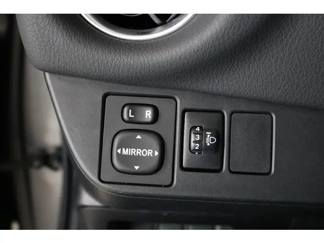 Toyota Yaris 1.5 Hybrid Executive 2017 Hybride Benzine 27