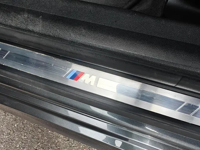 BMW 3 Serie 330e High Executive 2020 Hybride Benzine 15