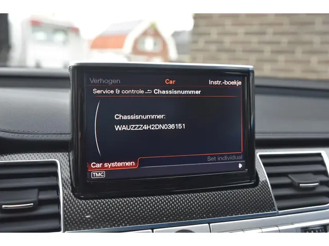 Audi A8 4.0 TFSI S8 quattro Pro Line+ 2013 Benzine 39