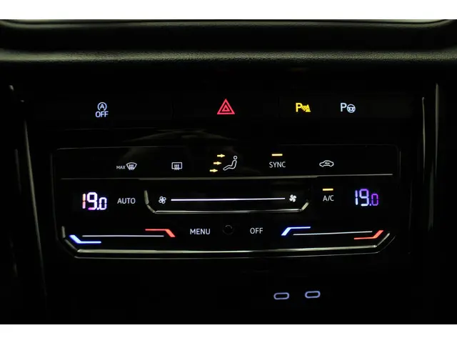 Volkswagen T-Roc 1.0 TSI R-Line Business+ 2022 Benzine 11