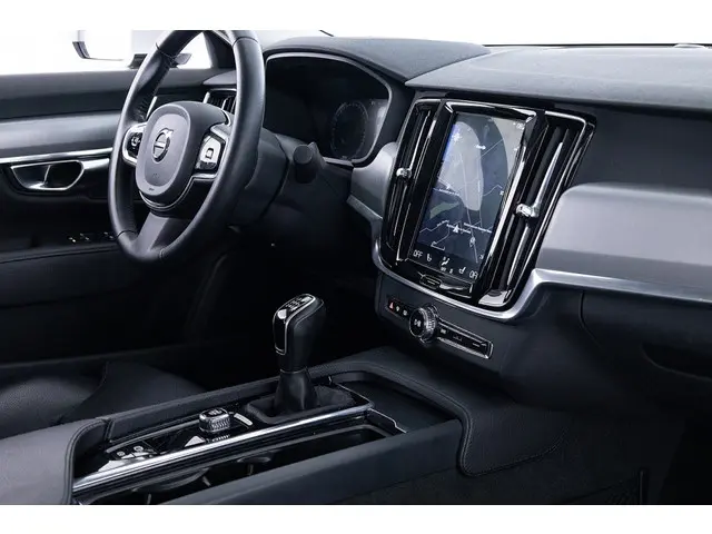 Volvo S90 3