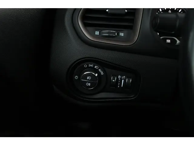 Jeep Renegade 1.5T e-Hybrid Upland 2022 Hybride Benzine 13