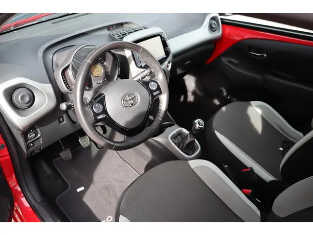 Toyota Aygo 1.0 VVT-i x-clusive, Airco, 2017 Benzine 19