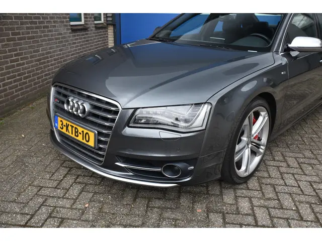 Audi A8 4.0 TFSI S8 quattro Pro Line+ 2013 Benzine 18