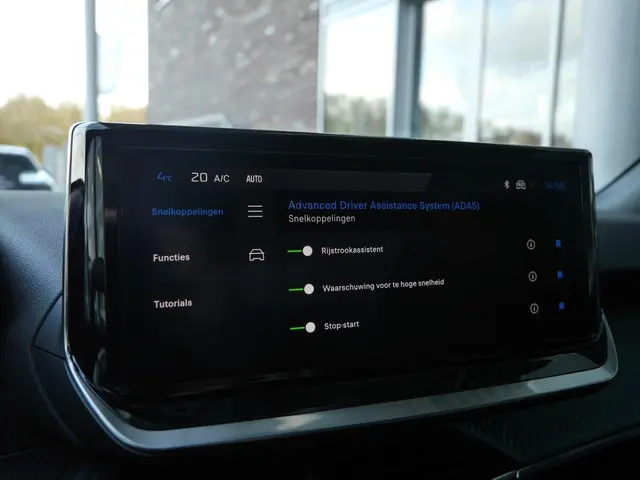 Peugeot 2008 1.2 Hybrid 145 Allure 2025 Hybride Benzine 31