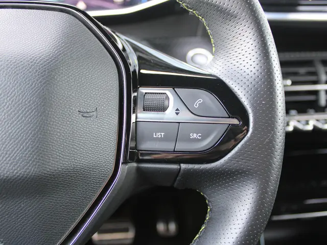 Peugeot e-2008 EV GT 50 kWh 2021 Elektrisch 18