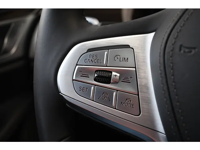 BMW 7 Serie M760Li xDrive 2019 Benzine 15