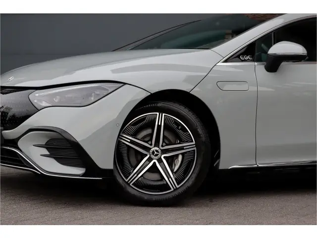 Mercedes-Benz EQE 300 AMG Line 89 kWh | 2023 Elektrisch 17